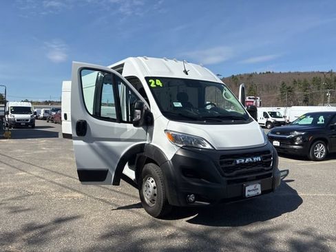 Used 2024 RAM ProMaster 2500 w/ Convenience Group FWD image 14