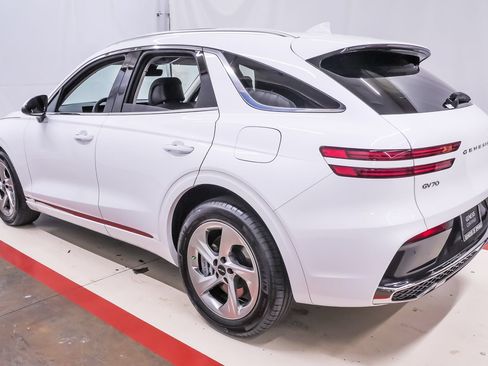 Certified 2026 Genesis GV70 2.5T AWD/4WD image 8