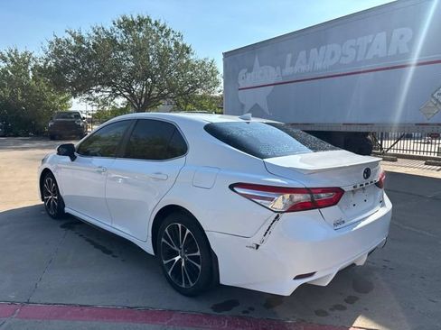 Used 2020 Toyota Camry SE w/ Convenience Package FWD image 7