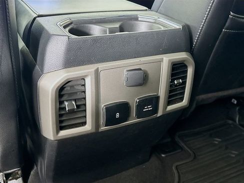 Used 2020 Ford F350 Lariat w/ Chrome Package image 29