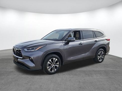 Used 2021 Toyota Highlander XLE image 7