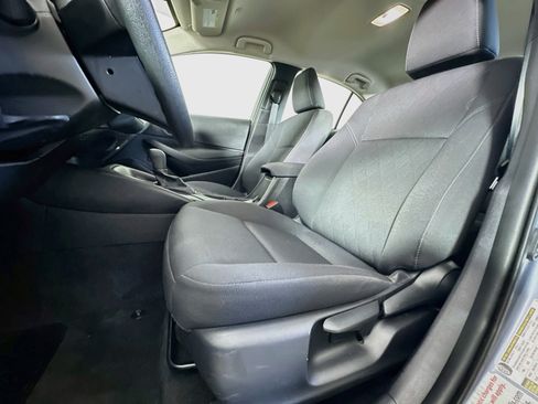 Used 2025 Toyota Corolla LE FWD image 13