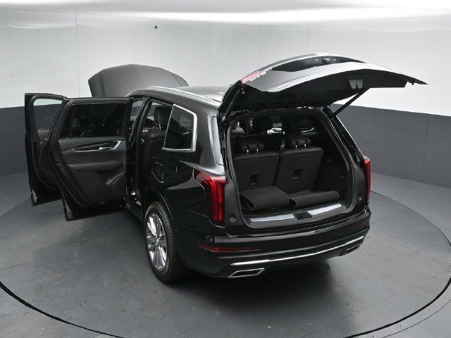Used 2025 Cadillac XT6 Premium Luxury w/ Technology Package AWD/4WD image 59