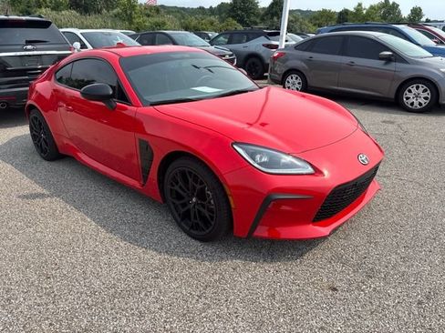 Used 2025 Toyota GR86 Premium w/ GR Wheel Package (TMS RWD image 2