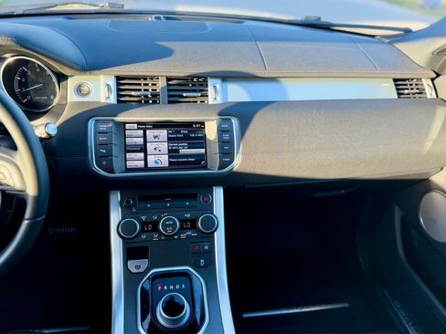 Used 2015 Land Rover Range Rover Evoque Pure Plus image 11