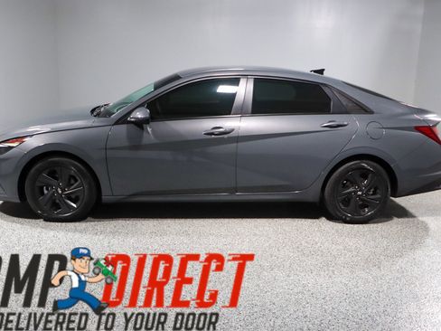 Used 2023 Hyundai Elantra SEL w/ Cargo Package FWD image 10