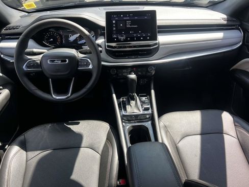 Used 2023 Jeep Compass Limited AWD/4WD image 12
