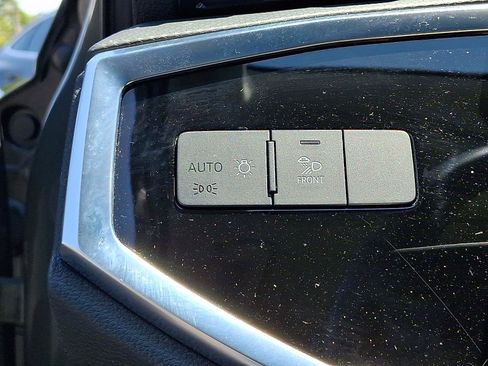 Used 2023 Audi Q3 2.0T Premium w/ Convenience Package AWD/4WD image 25