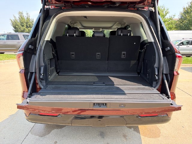 New 2027 Lincoln Navigator Reserve AWD/4WD image 7