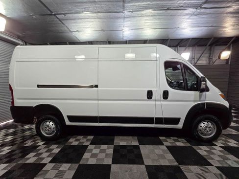 Used 2023 RAM ProMaster 2500 image 9