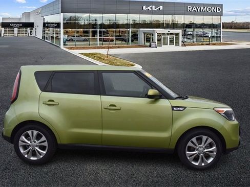 Used 2016 Kia Soul + image 2