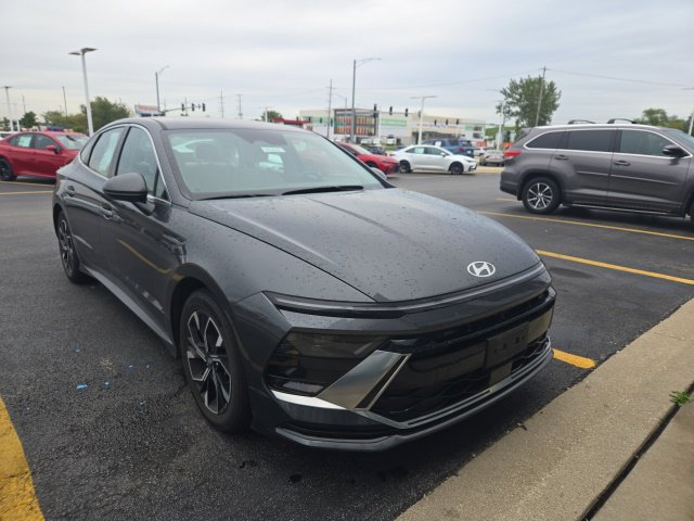 Used 2025 Hyundai Sonata SEL FWD image 1