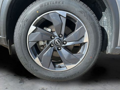 Used 2024 Nissan Rogue SV FWD image 26