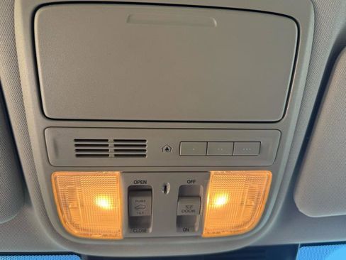 Used 2018 Honda CR-V Touring image 16