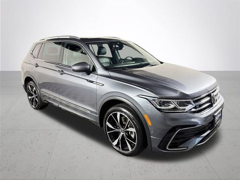Used 2023 Volkswagen Tiguan SEL R-Line AWD/4WD image 4