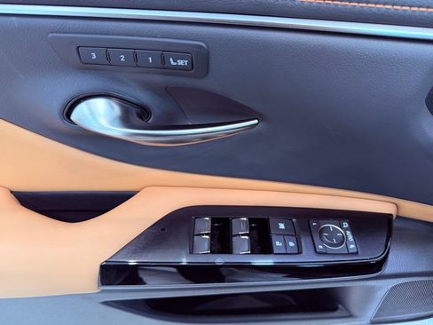 Certified 2024 Lexus ES 350 w/ Premium Package image 18