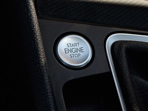 Used 2023 Volkswagen Jetta SE FWD image 20