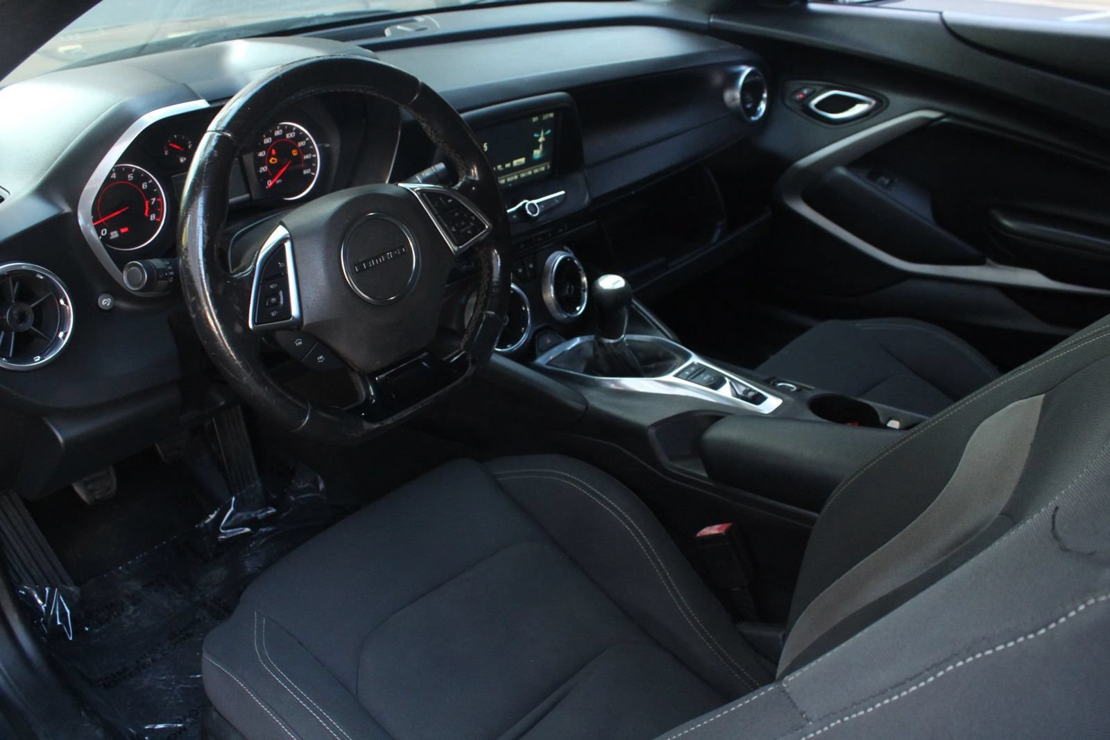 Used 2016 Chevrolet Camaro LT RWD image 13