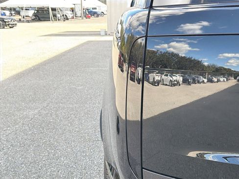 New 2026 Land Rover Range Rover Long Wheelbase SE image 10