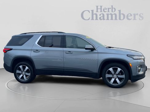 Used 2023 Chevrolet Traverse LT w/ LT Premium Package AWD/4WD image 5