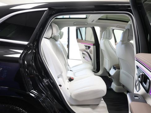 Used 2023 Mercedes-Benz EQS 580 4MATIC SUV image 46