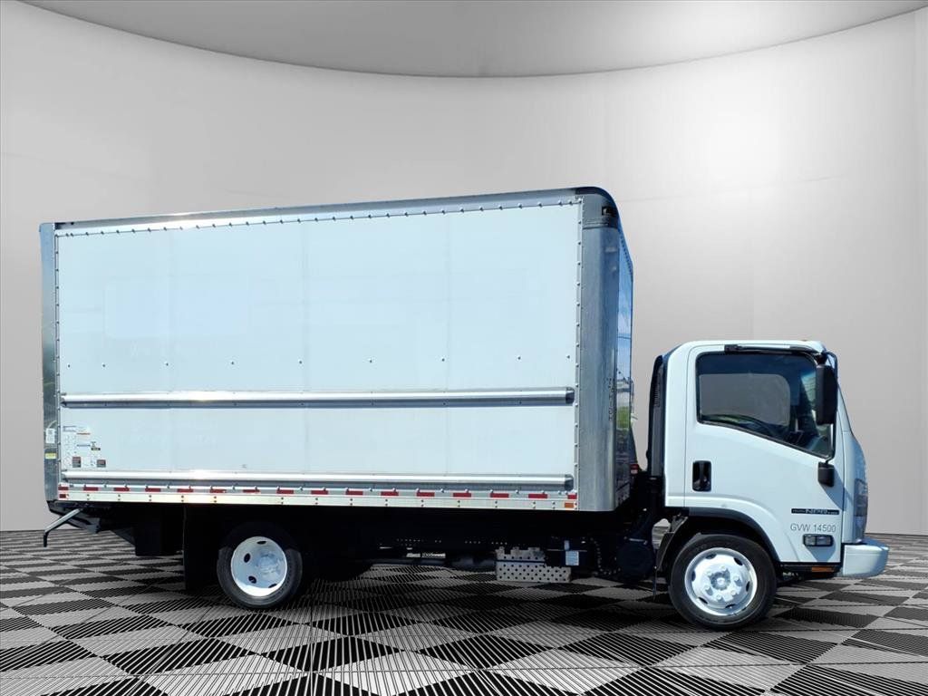 Used 2021 Isuzu NPR RWD image 3