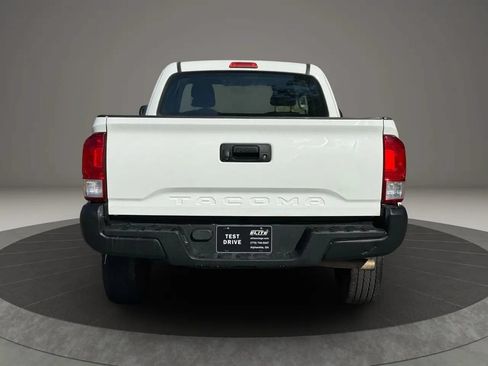 Used 2016 Toyota Tacoma SR RWD image 5