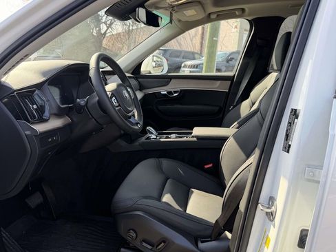 Certified 2025 Volvo XC90 T8 Plus w/ Protection Package Premier AWD/4WD image 17