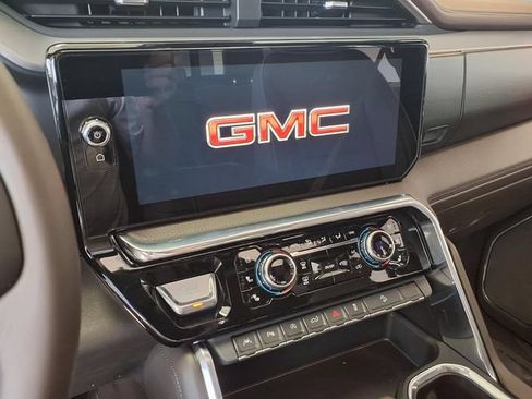 Used 2025 GMC Sierra 1500 Denali w/ Denali Reserve Package AWD/4WD image 12