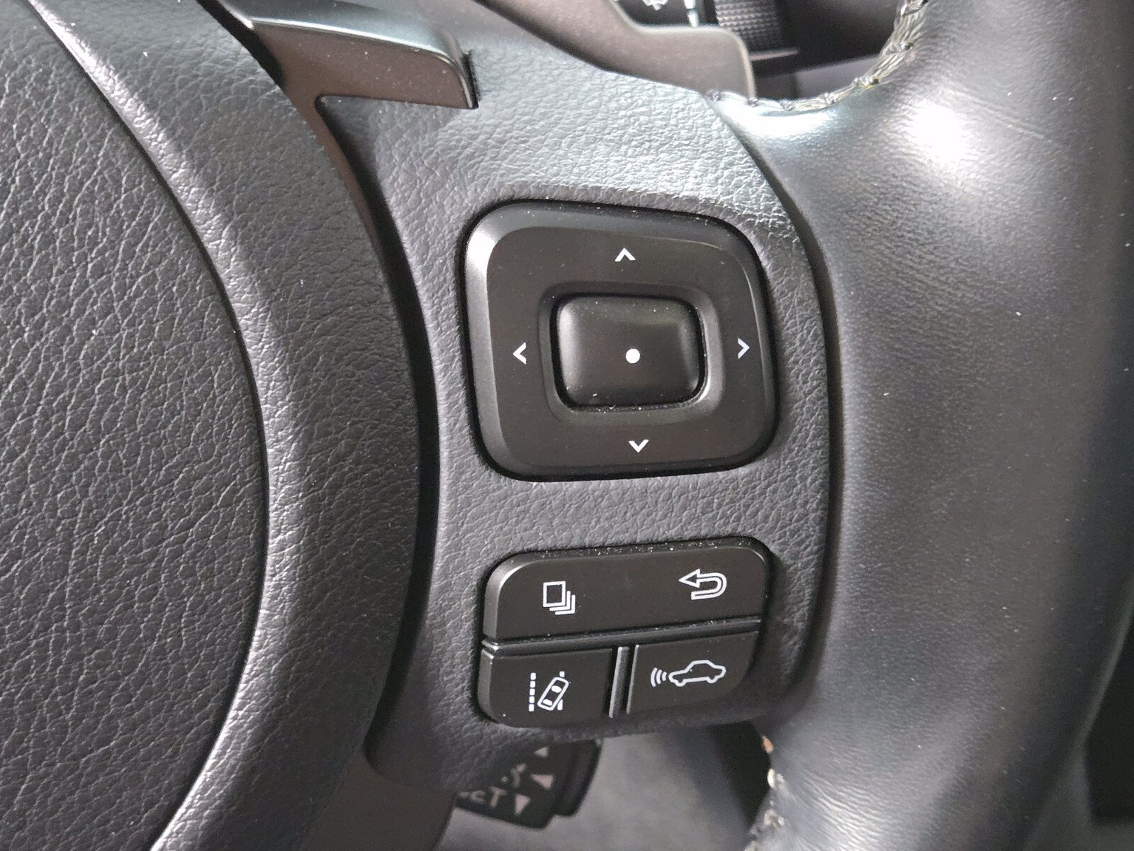 Used 2024 Lexus IS 300 w/ Premium Package RWD image 25