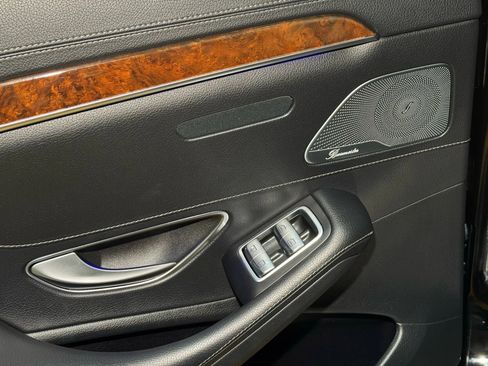 Used 2014 Mercedes-Benz S 550 Sedan image 19