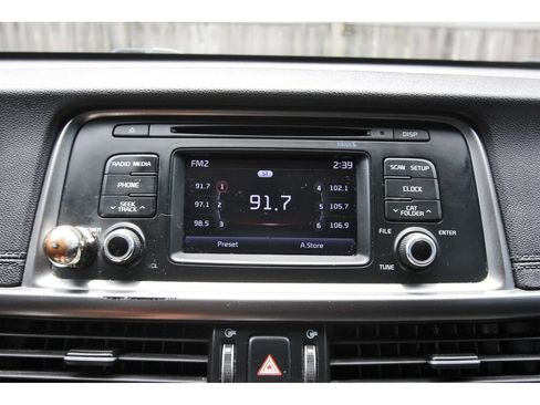 Used 2017 Kia Optima LX FWD image 25