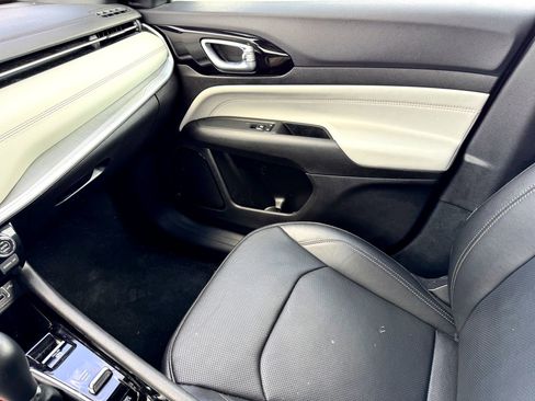 Used 2025 Jeep Compass Limited w/ Elite Group image 28