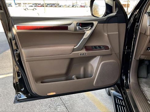 Used 2016 Lexus GX 460 w/ Premium Package image 20