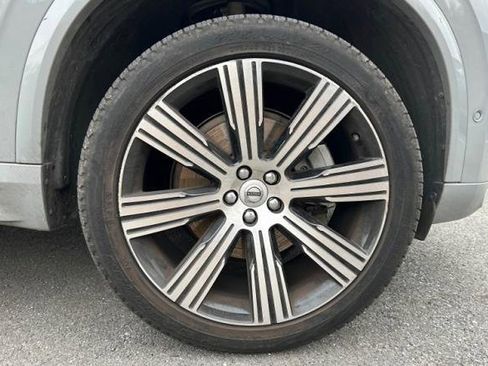 Certified 2024 Volvo XC90 B6 Plus image 19