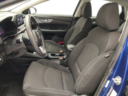 Used 2021 Kia Forte LXS FWD image 17