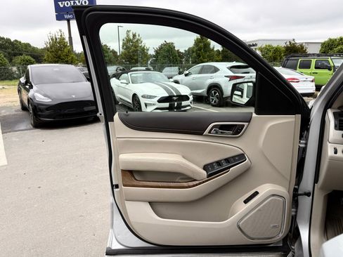 Used 2019 GMC Yukon Denali AWD/4WD image 15