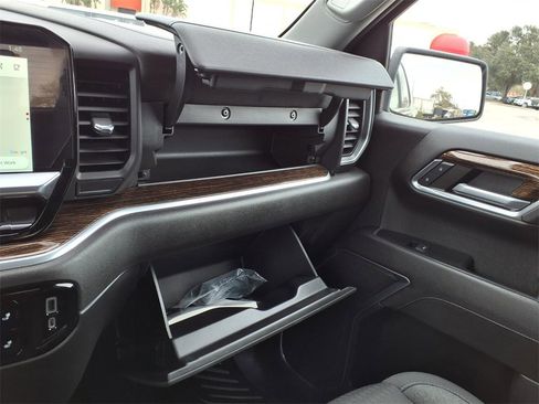 Used 2023 GMC Sierra 1500 SLE image 37