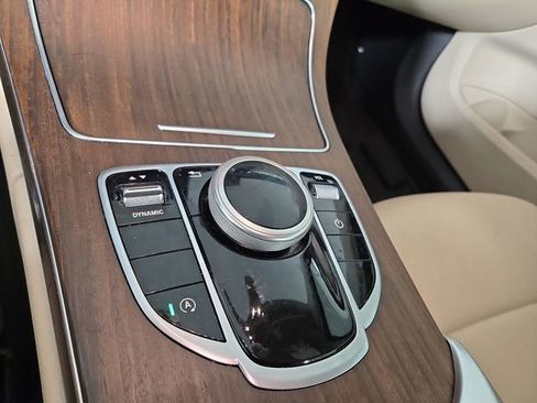 Used 2019 Mercedes-Benz C 300 4MATIC Sedan image 24