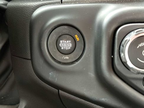 Used 2022 Jeep Wrangler Unlimited Sahara AWD/4WD image 28