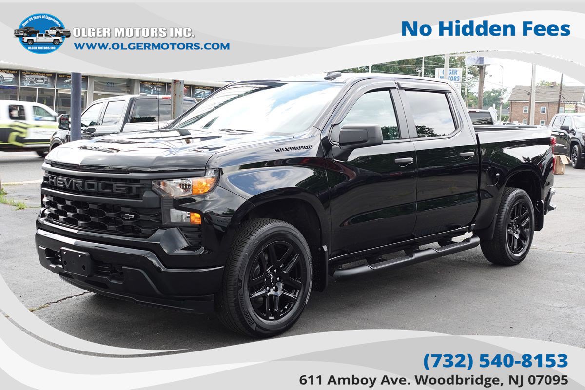 Used 2024 Chevrolet Silverado 1500 Custom AWD/4WD image 1