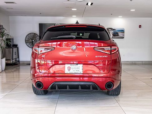 Used 2023 Alfa Romeo Stelvio Veloce AWD/4WD image 13