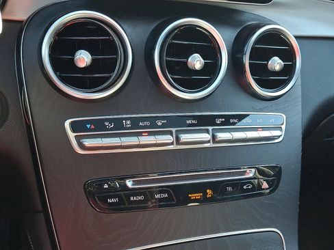Certified 2019 Mercedes-Benz GLC 300 4MATIC image 16