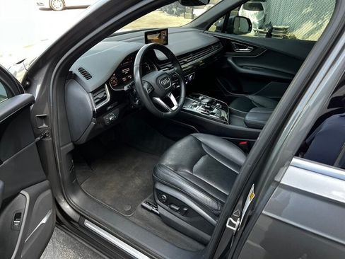 Used 2019 Audi Q7 3.0T Premium Plus w/ Premium Plus Package AWD/4WD image 16