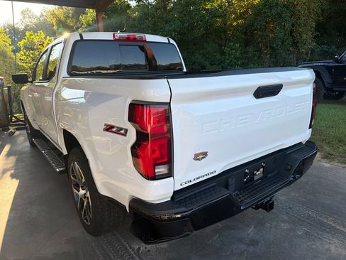 Used 2024 Chevrolet Colorado Z71 w/ Z71 Convenience Package 2 AWD/4WD image 5