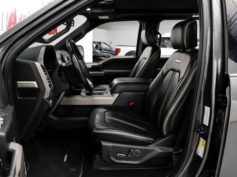 Used 2018 Ford F150 Platinum w/ Equipment Group 701A Luxury AWD/4WD image 4