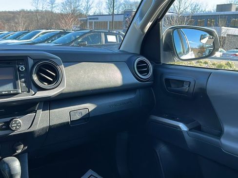 Used 2019 Toyota Tacoma SR5 image 21