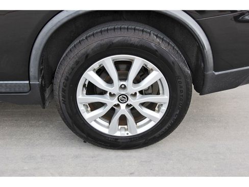 Used 2020 Nissan Rogue SV FWD image 30
