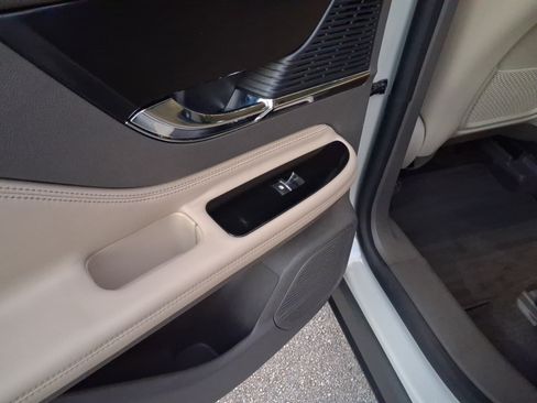 Used 2022 Lincoln Corsair FWD image 10