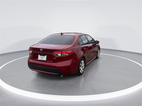Used 2022 Toyota Corolla LE image 10